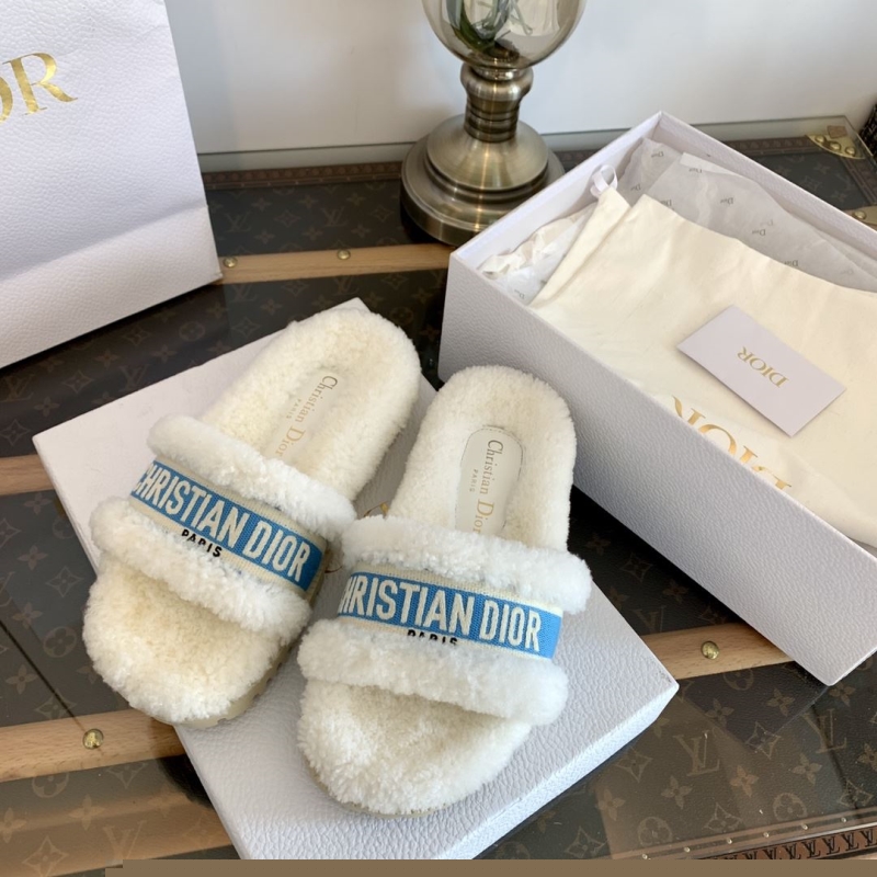 ch**an D*or slippers